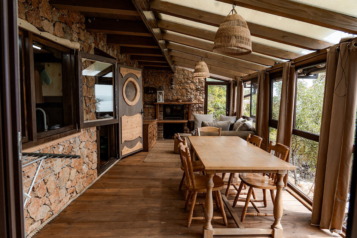Hobbit House Beli